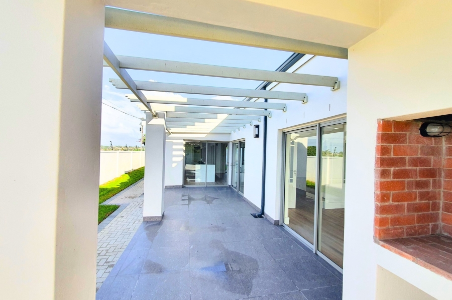 4 Bedroom Property for Sale in Vierlanden Western Cape